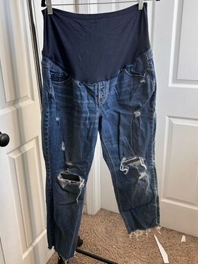 Old navy maternity boyfriend jeans